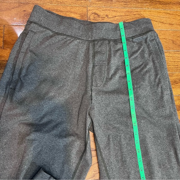97. Men’s size large gray / grey athletic pants / sweatpants / sweats wide leg - Picture 7 of 11
